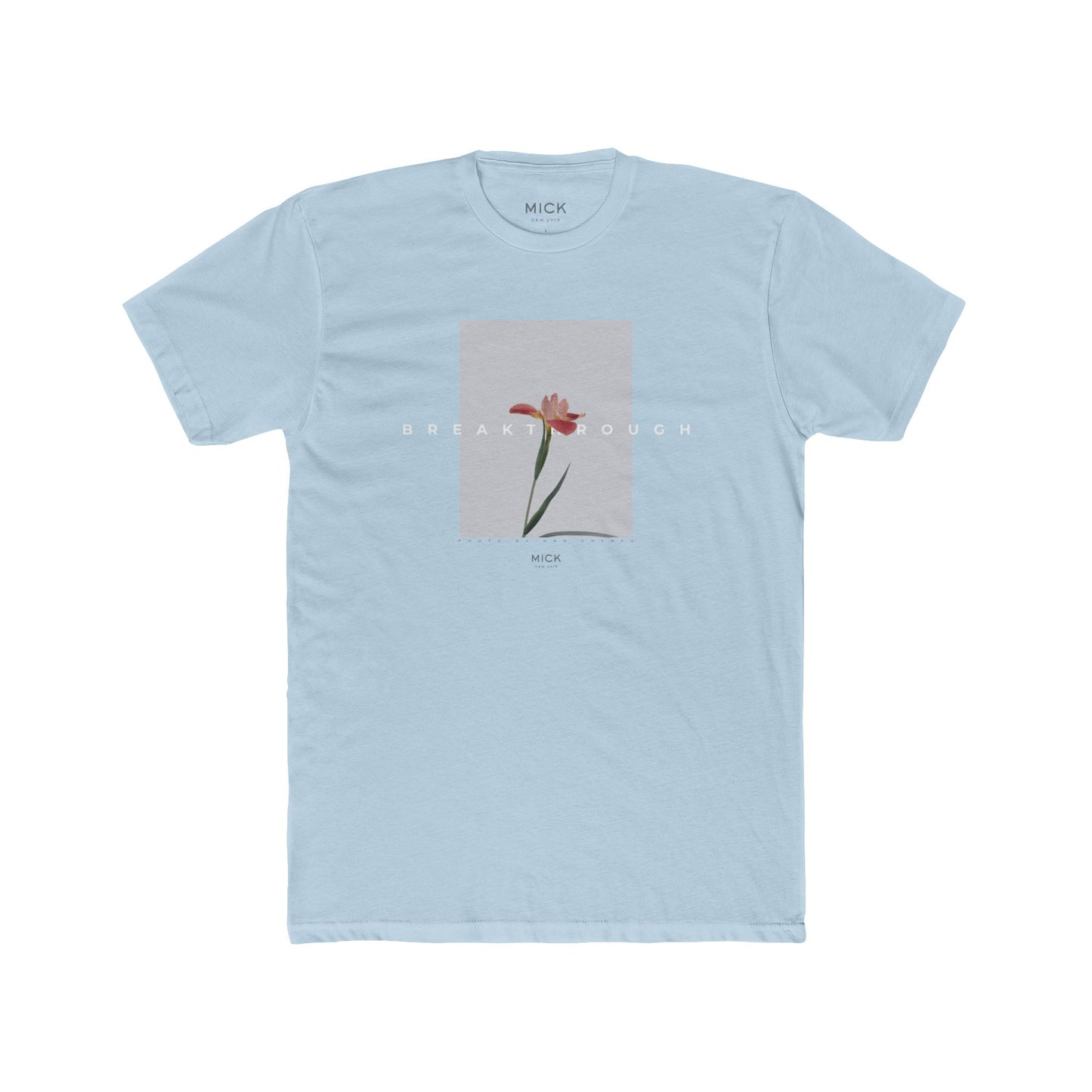 T-SHIRT WITH A FLOWER PRINT