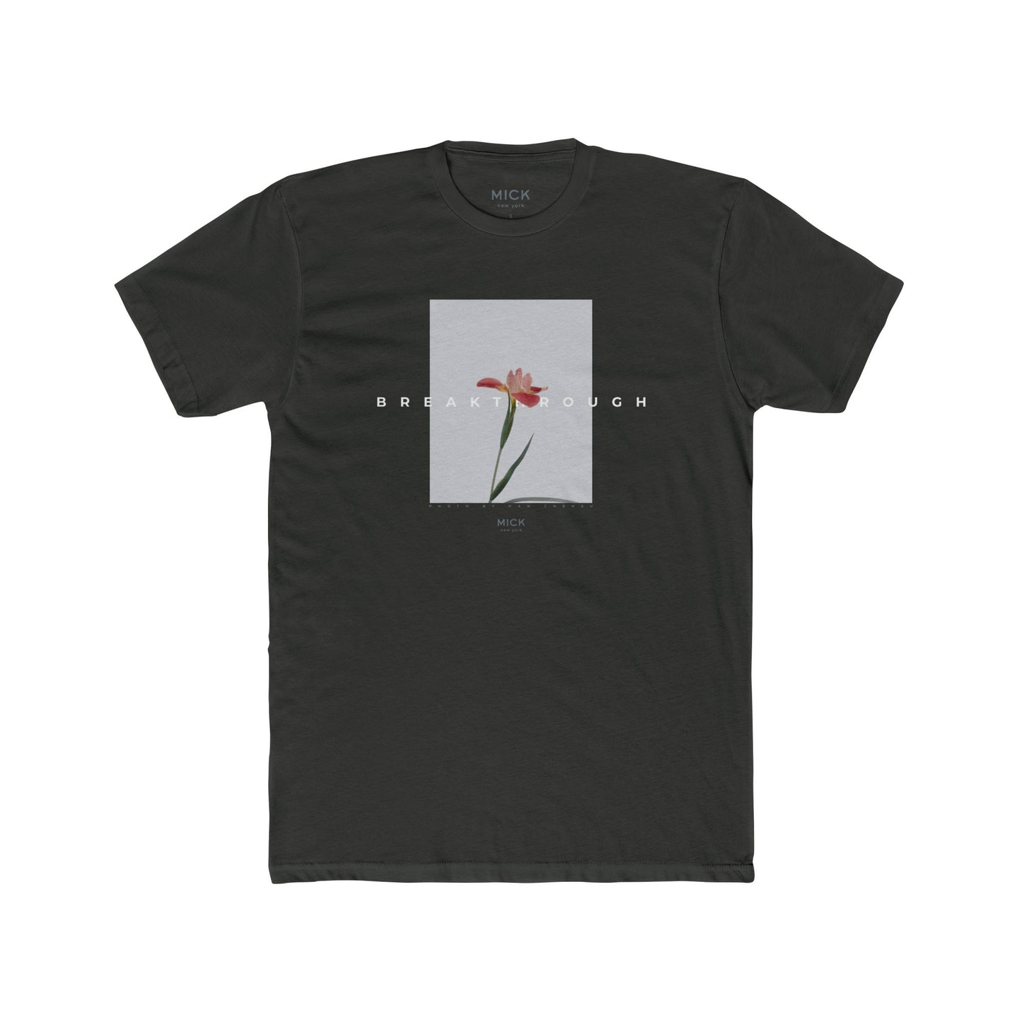 T-SHIRT WITH A FLOWER PRINT