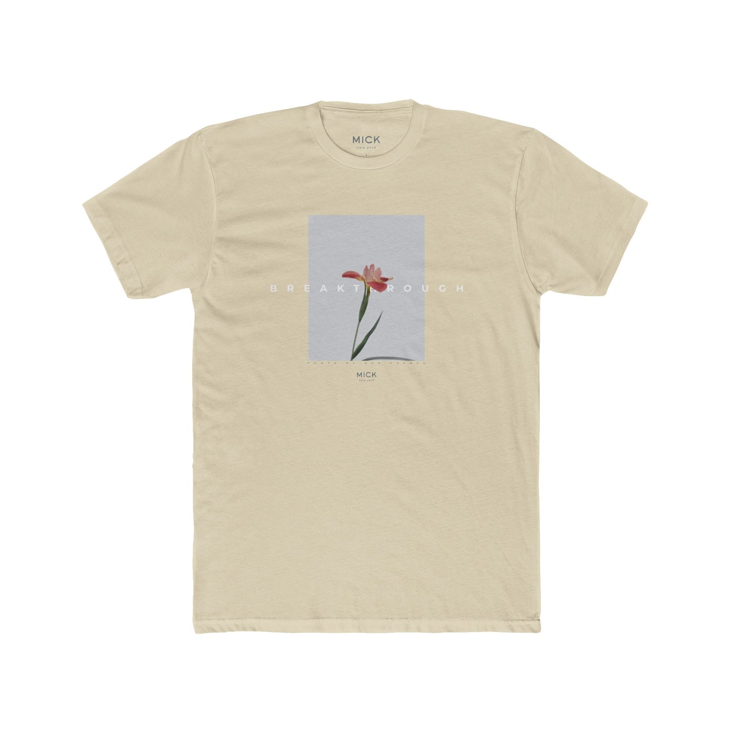 T-SHIRT WITH A FLOWER PRINT